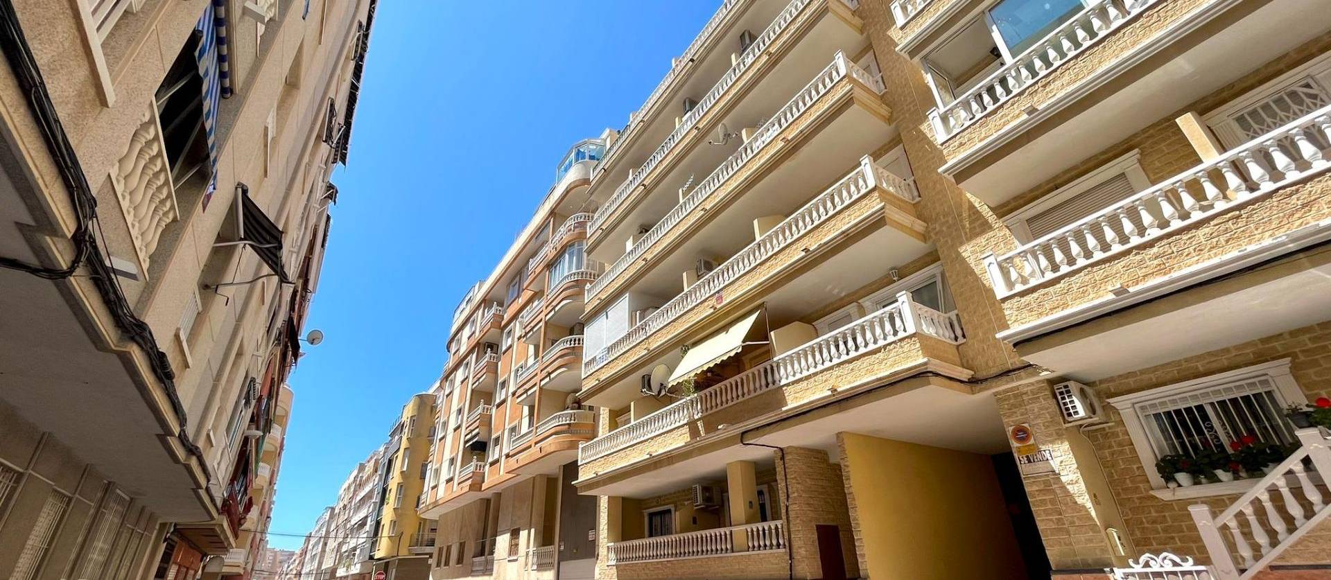 Sale - Apartment - Torrevieja - Centro