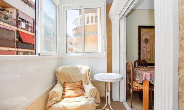 Sale - Apartment - Torrevieja - Centro