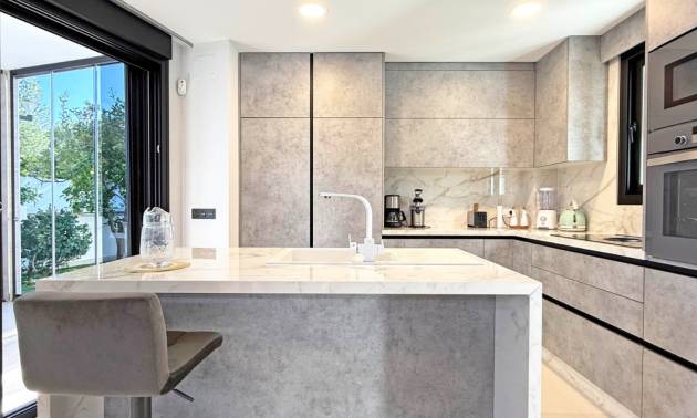 Sale - Villa - Orihuela Costa - Villamartín