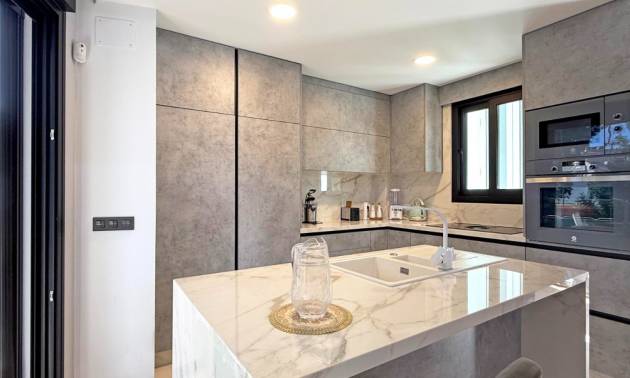 Sale - Villa - Orihuela Costa - Villamartín