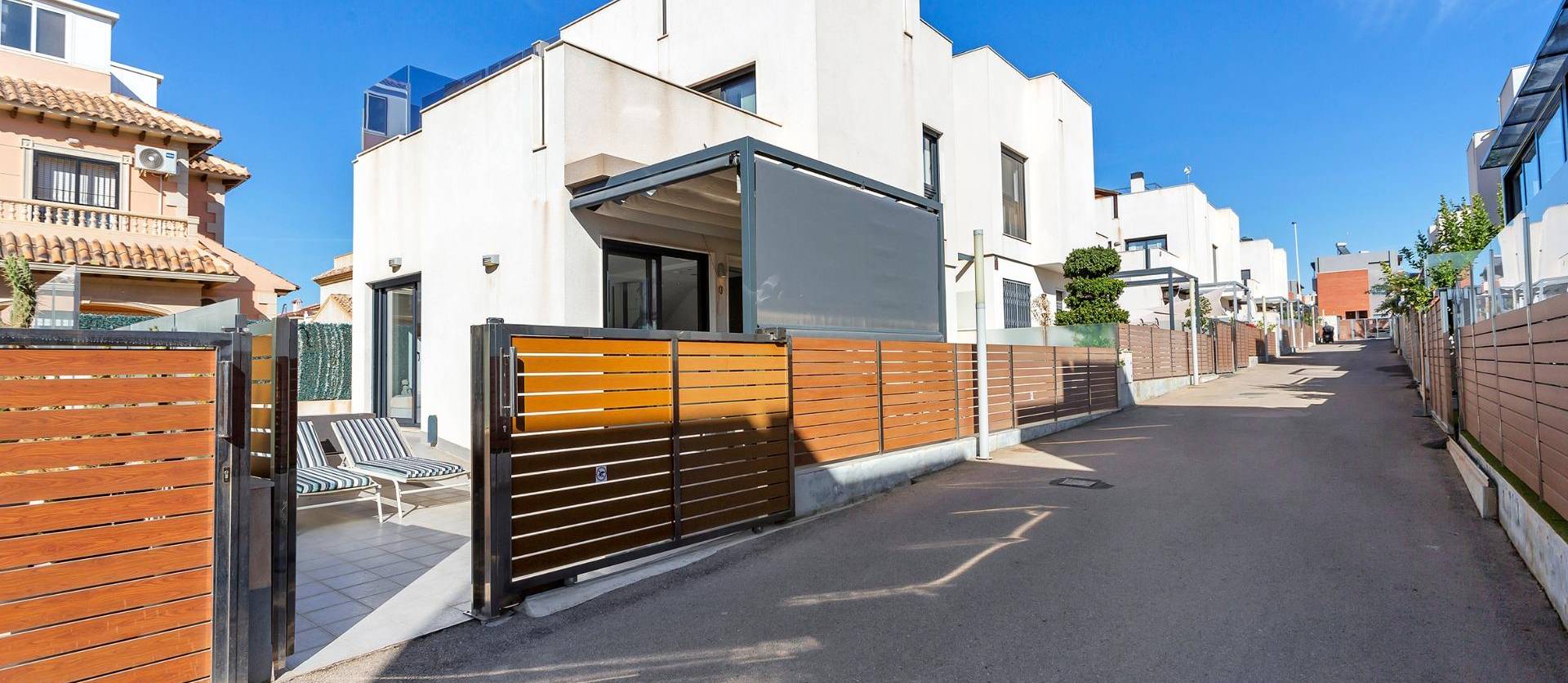 Sale - Villa - Torrevieja - Sector 25