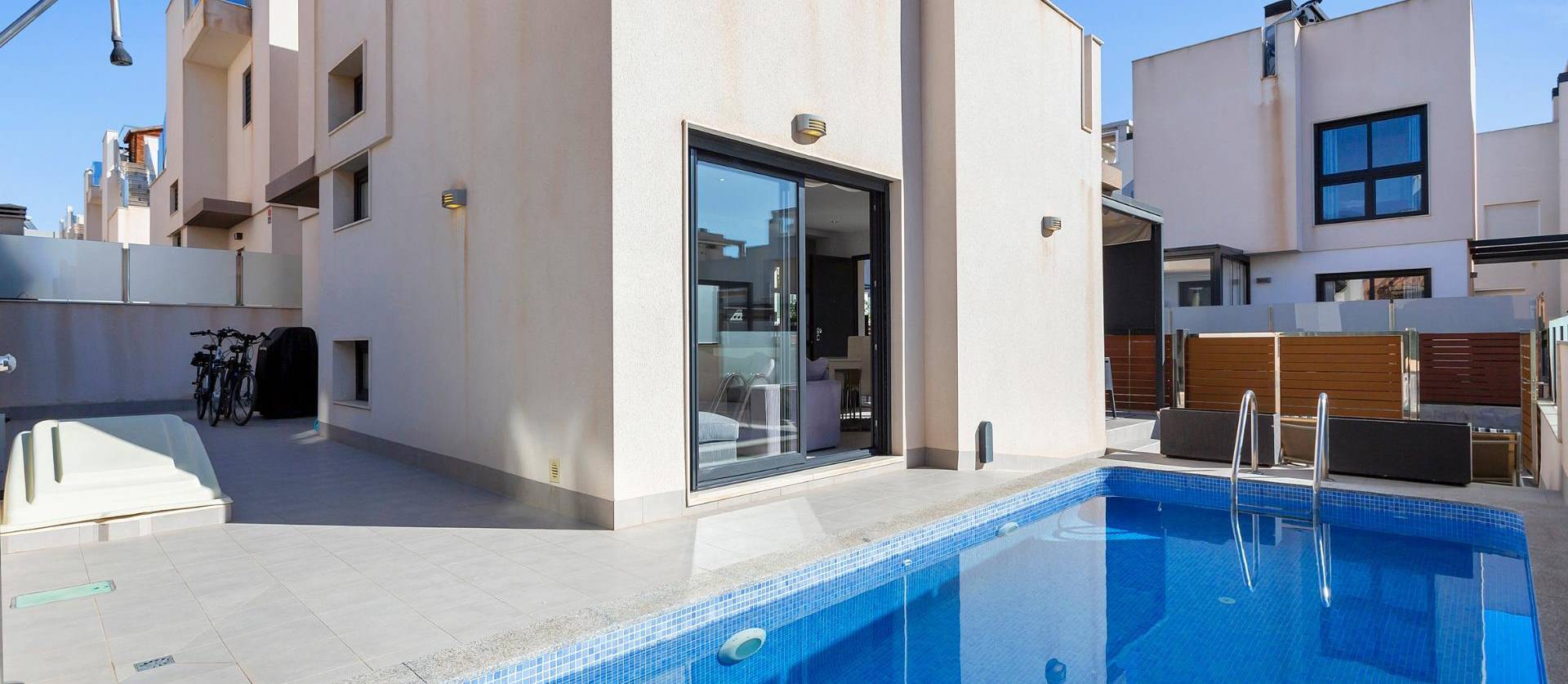 Sale - Villa - Torrevieja - Sector 25