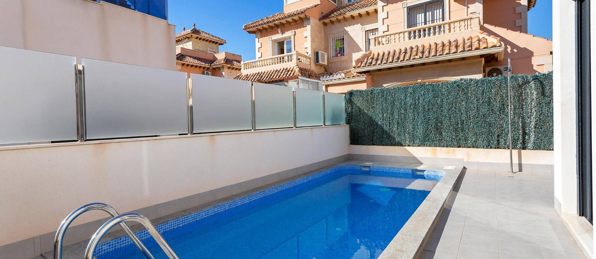 Sale - Villa - Torrevieja - Sector 25