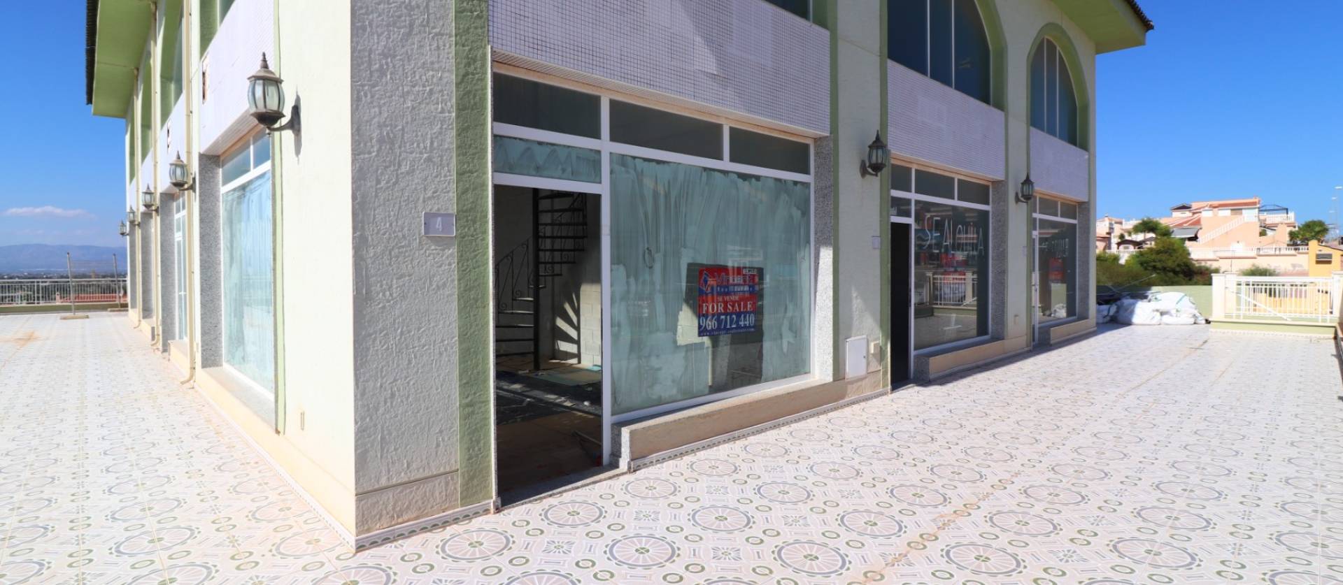 Revente - Commercial - Benimar