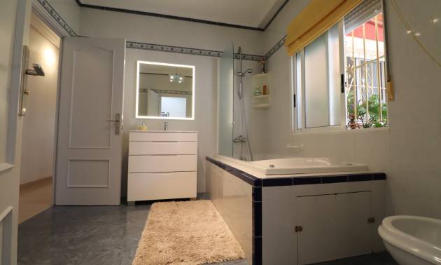 Bestaande woningen - Villa - Algorfa