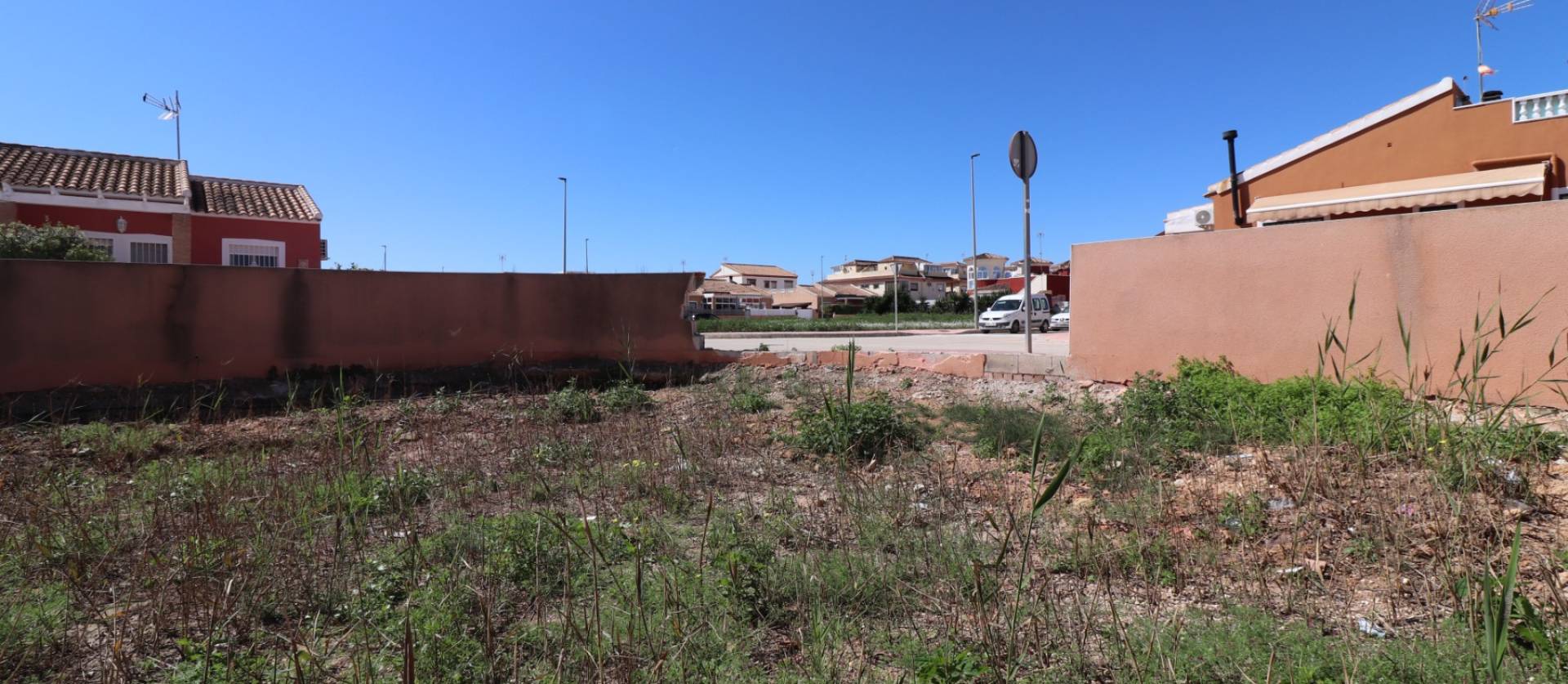 Sale - Land - Daya Nueva