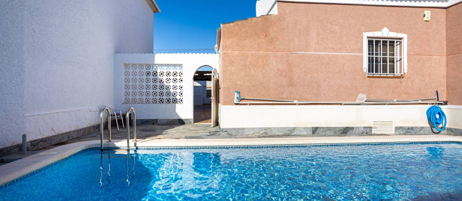 Sale - Villa - Torrevieja - Urbanización San Luis