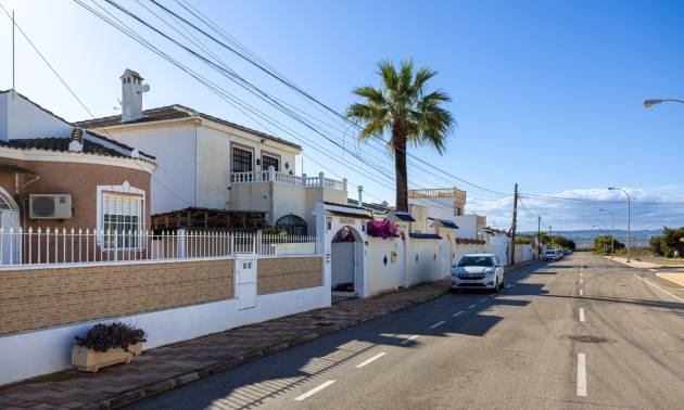 Sale - Villa - Torrevieja - Urbanización San Luis