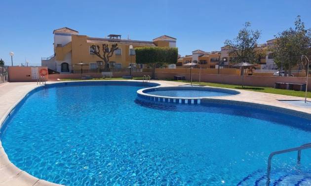 Sale - Apartment flat - Los Montesinos - La Herrada