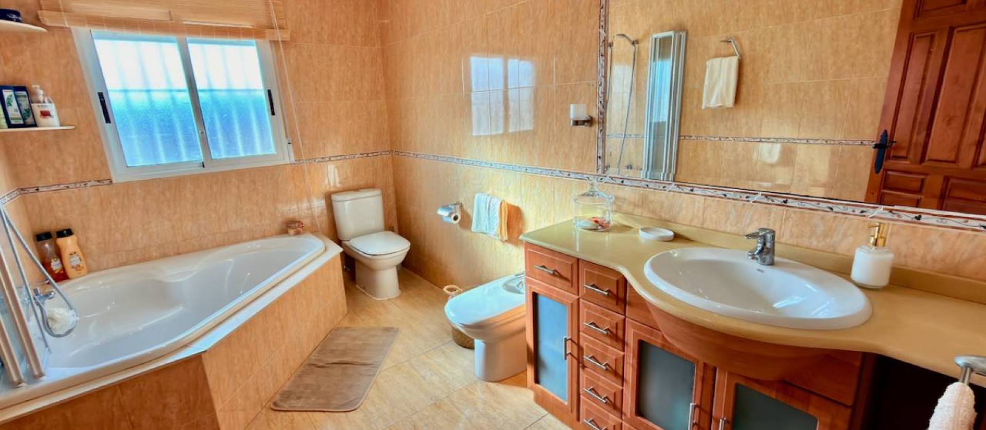 Sale - Villa - Hondón de las Nieves