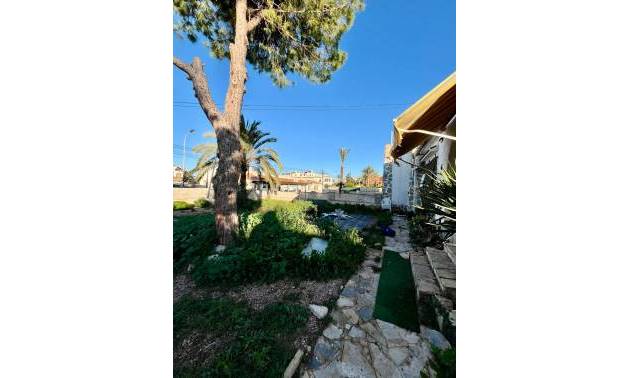 Sale - Villa - Torrevieja - Aguas Nuevas