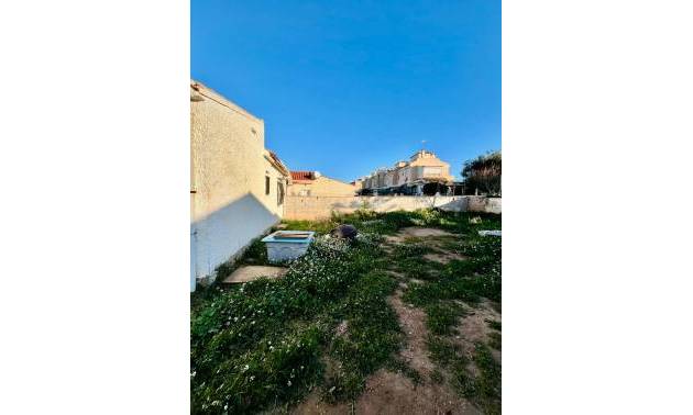 Sale - Villa - Torrevieja - Aguas Nuevas