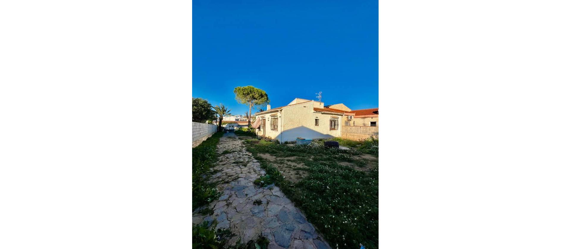 Sale - Villa - Torrevieja - Aguas Nuevas