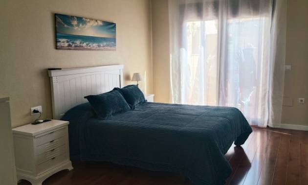 Sale - Townhouse - Roldan