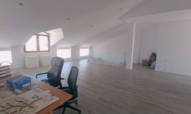 Sale - Townhouse - Roldan