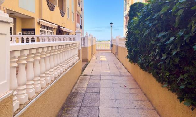 Sale - Ground Floor - Torrevieja - La Mata pueblo