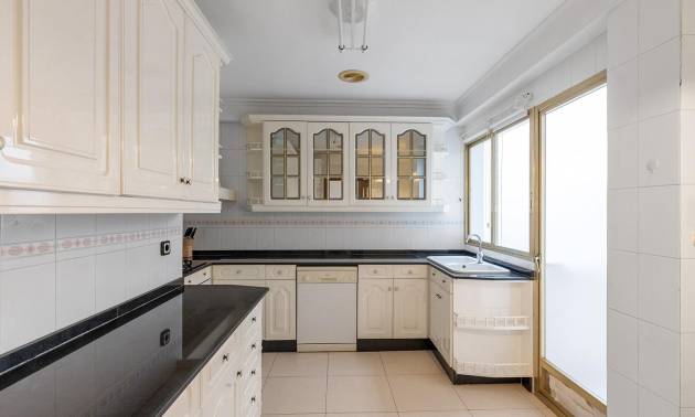 Bestaande woningen - Appartment - Torrevieja - Paseo maritimo