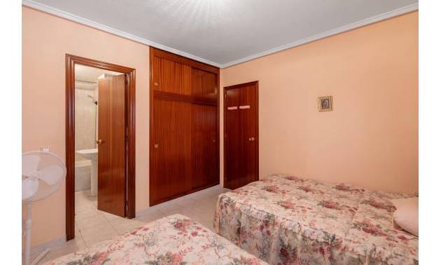 Sale - Apartment - Torrevieja - Centro