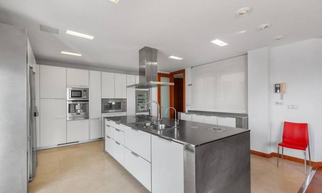 Sale - Apartment - Torrevieja - Paseo maritimo