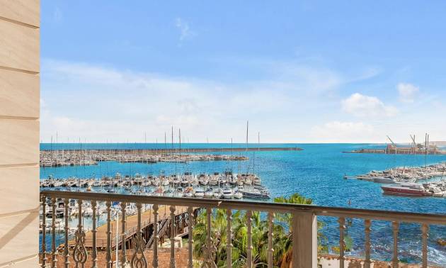 Sale - Apartment - Torrevieja - Paseo maritimo
