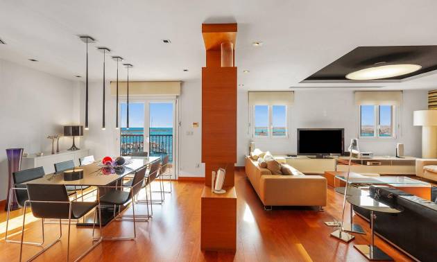 Sale - Apartment - Torrevieja - Paseo maritimo