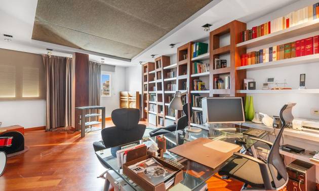 Sale - Apartment - Torrevieja - Paseo maritimo