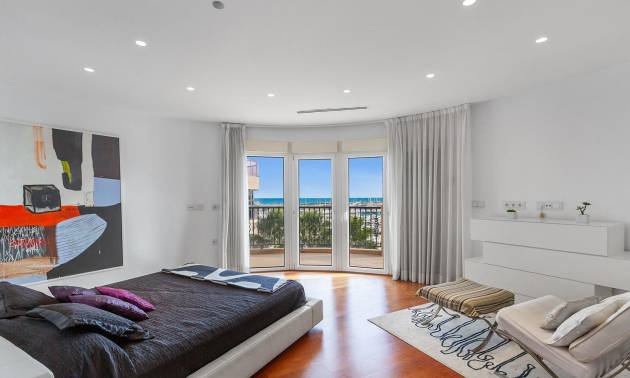 Sale - Apartment - Torrevieja - Paseo maritimo