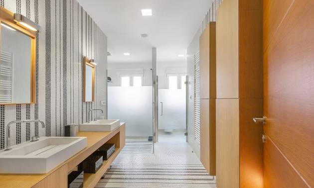 Sale - Apartment - Torrevieja - Paseo maritimo