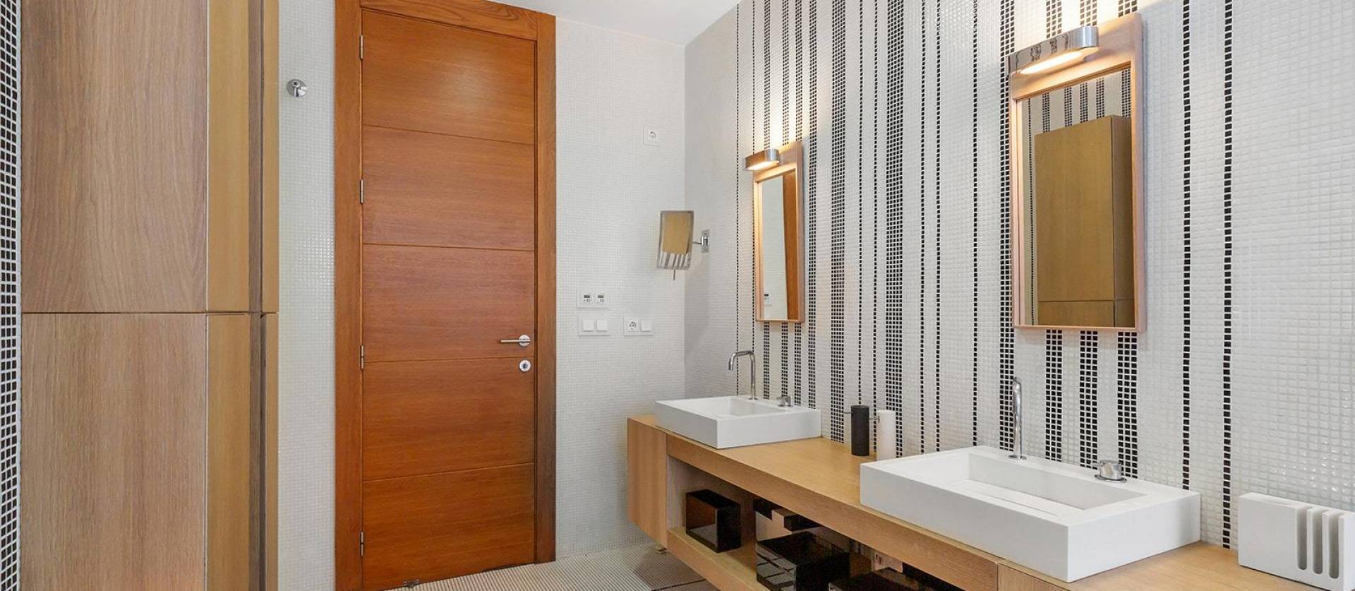 Sale - Apartment - Torrevieja - Paseo maritimo