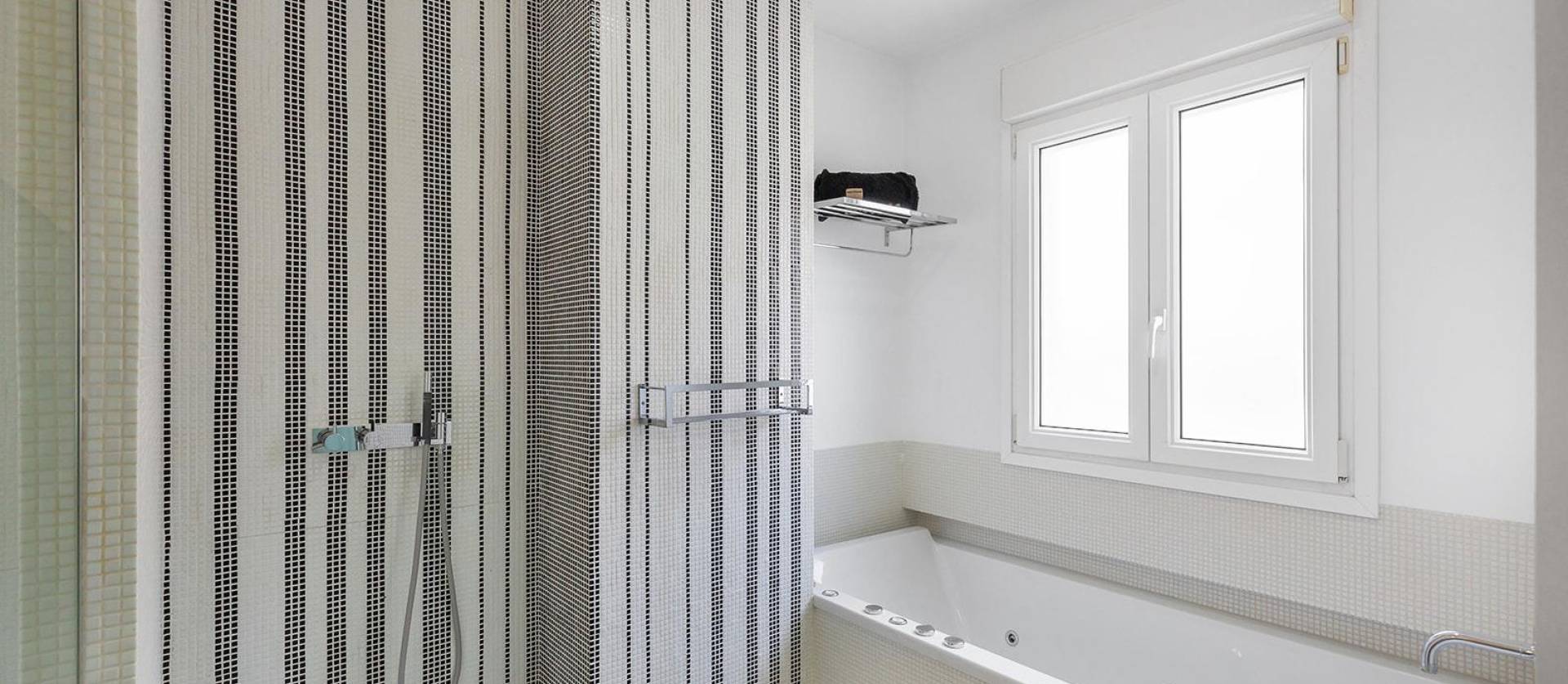 Sale - Apartment - Torrevieja - Paseo maritimo