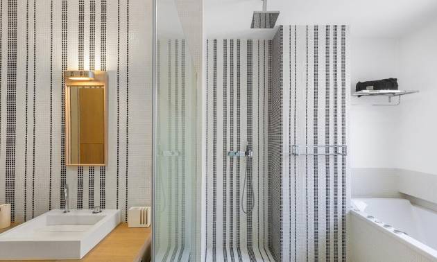 Sale - Apartment - Torrevieja - Paseo maritimo