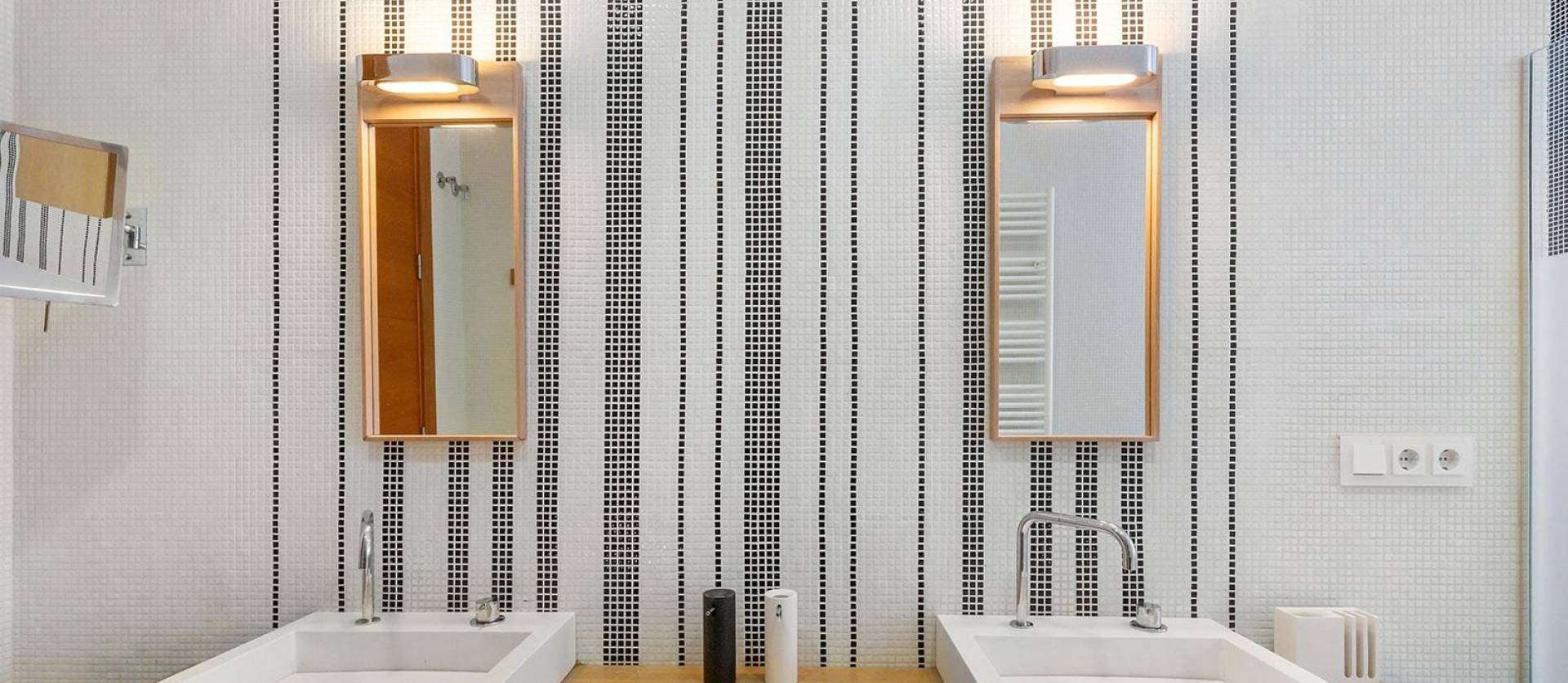 Sale - Apartment - Torrevieja - Paseo maritimo