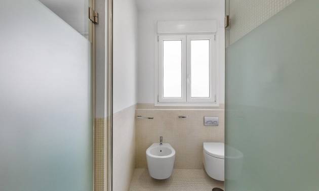 Sale - Apartment - Torrevieja - Paseo maritimo