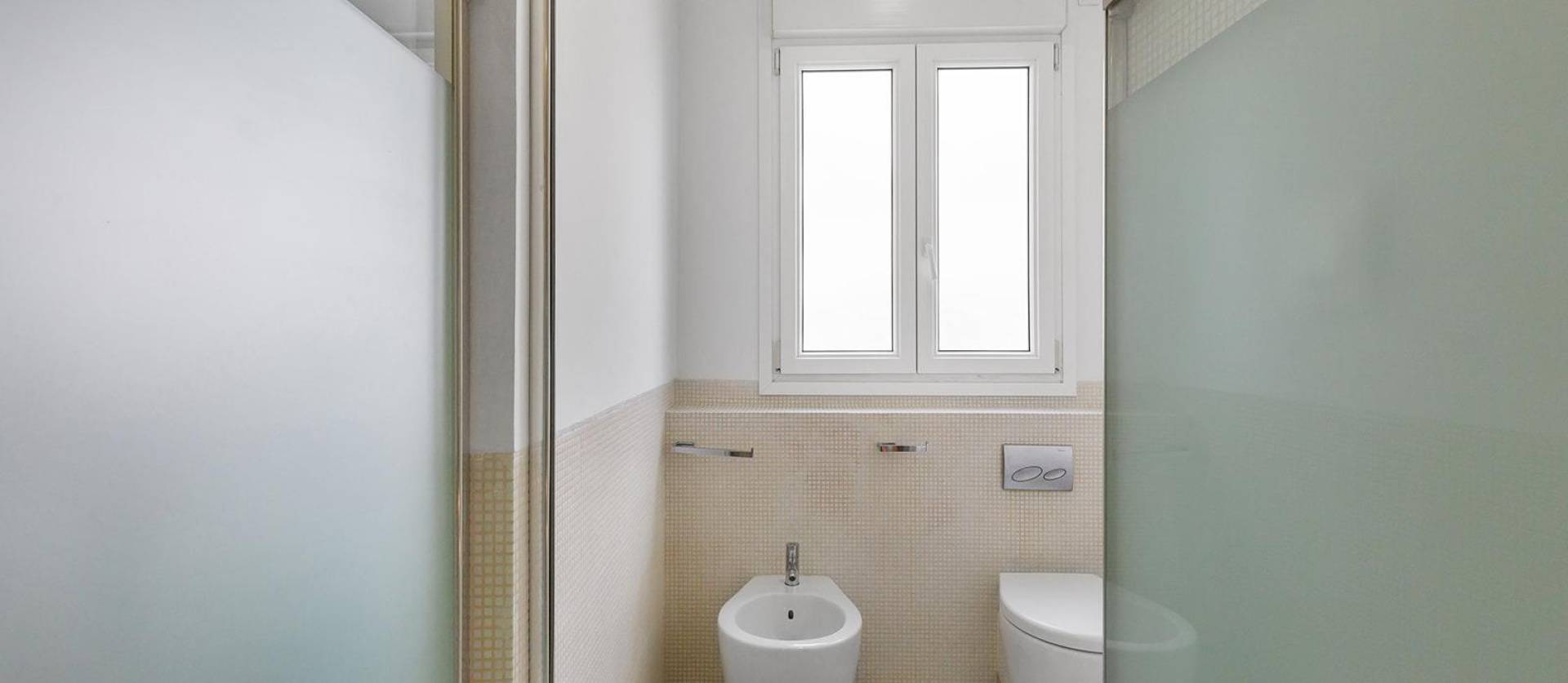 Sale - Apartment - Torrevieja - Paseo maritimo