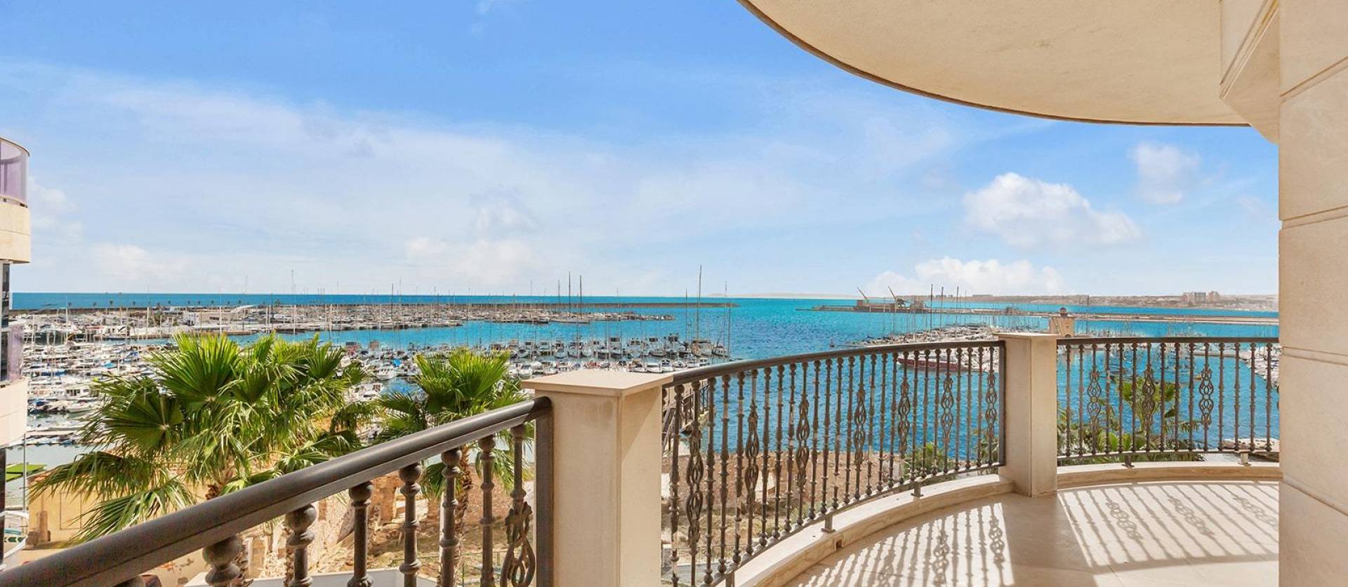 Sale - Apartment - Torrevieja - Paseo maritimo