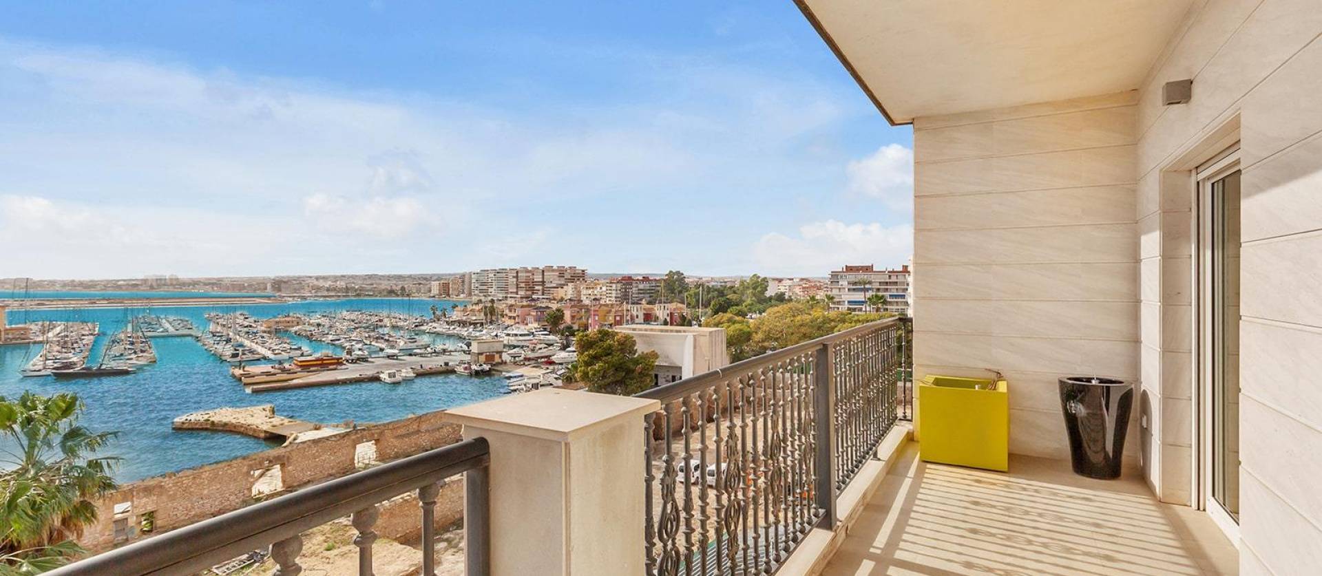 Sale - Apartment - Torrevieja - Paseo maritimo