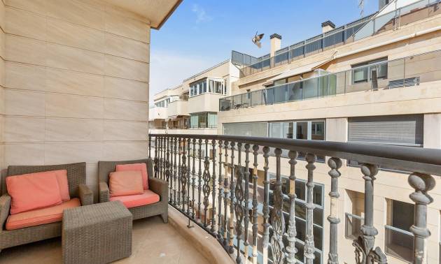 Sale - Apartment - Torrevieja - Paseo maritimo