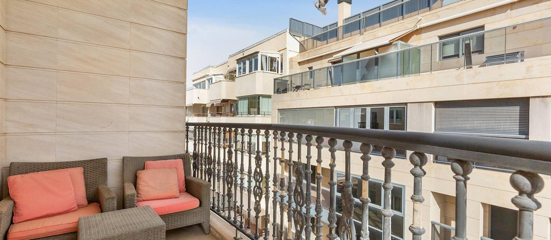 Sale - Apartment - Torrevieja - Paseo maritimo