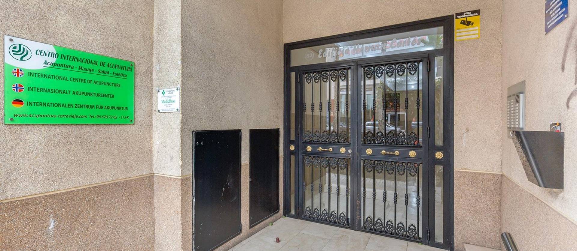 Sale - Apartment - Torrevieja - Centro