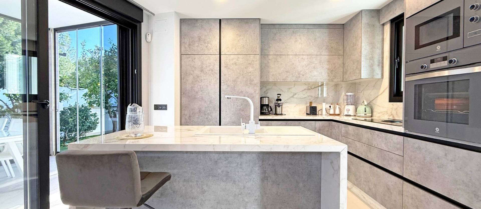 Sale - Villa - Orihuela Costa - Villamartín