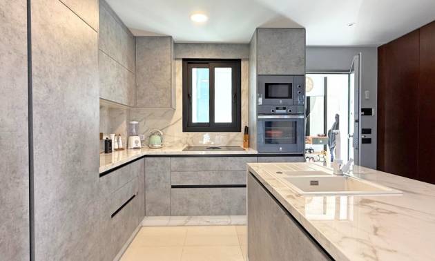 Sale - Villa - Orihuela Costa - Villamartín