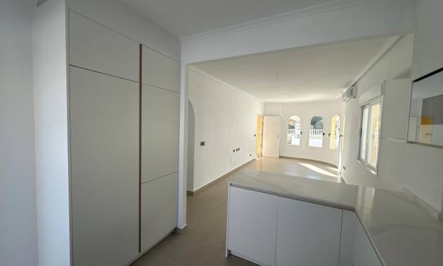 Sale - Villa - Algorfa