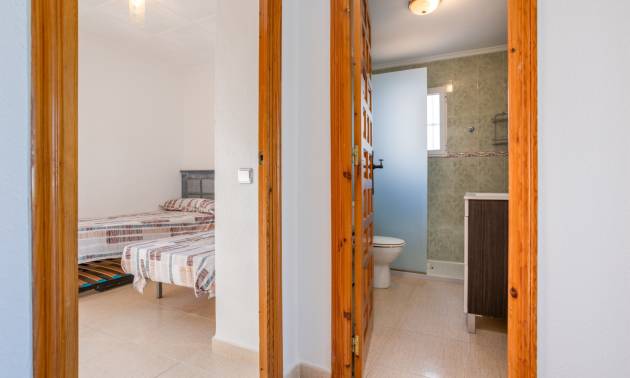 Venta - Villa - Torrevieja - Urbanización San Luis