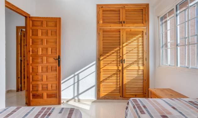 Venta - Villa - Torrevieja - Urbanización San Luis