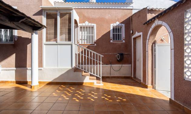 Venta - Villa - Torrevieja - Urbanización San Luis