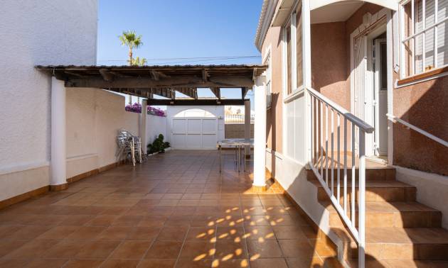 Venta - Villa - Torrevieja - Urbanización San Luis