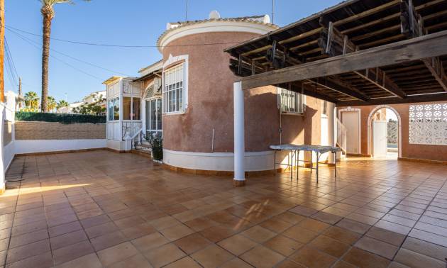 Venta - Villa - Torrevieja - Urbanización San Luis