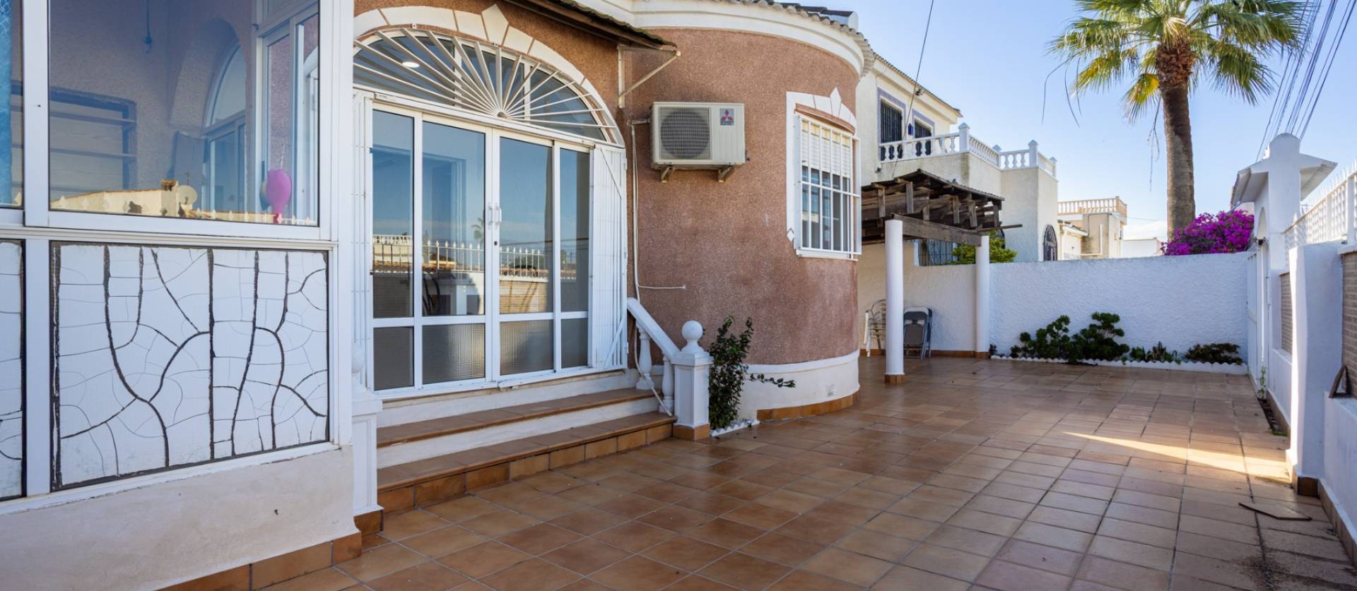 Venta - Villa - Torrevieja - Urbanización San Luis