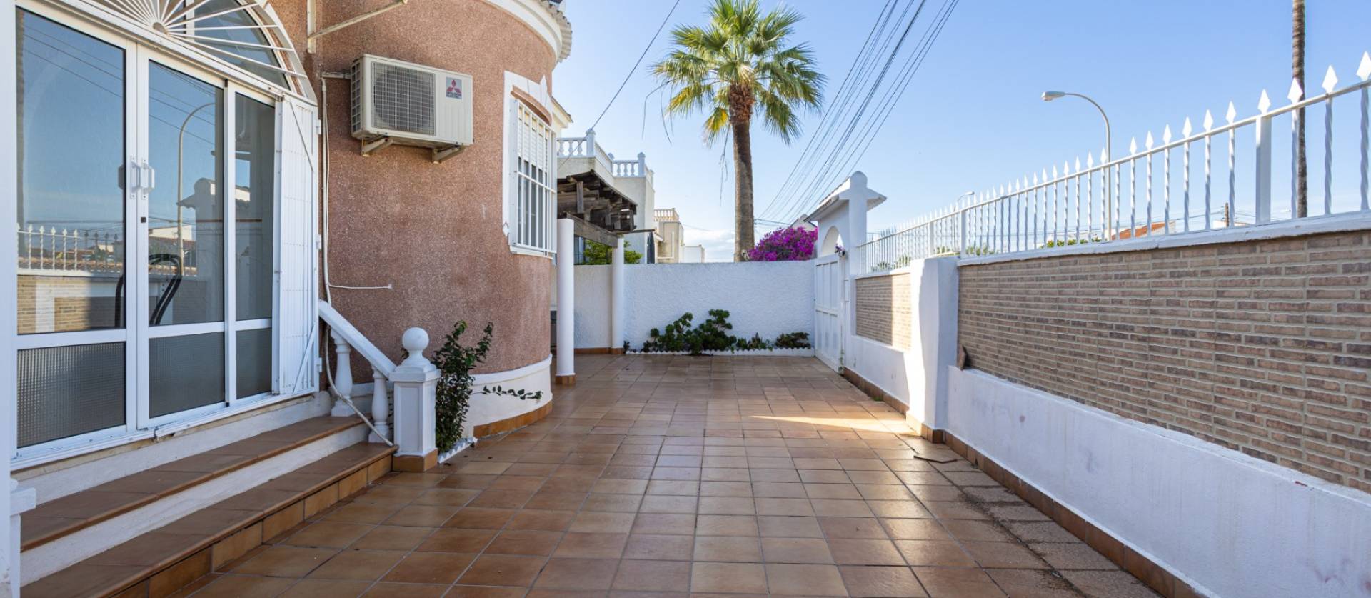 Venta - Villa - Torrevieja - Urbanización San Luis