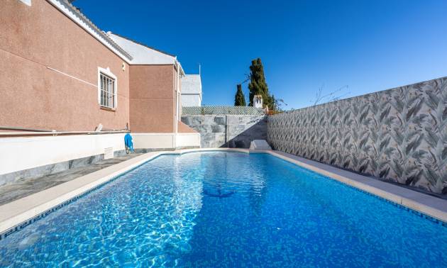 Venta - Villa - Torrevieja - Urbanización San Luis